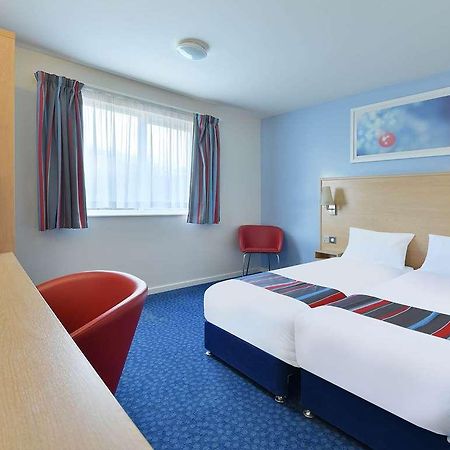 Travelodge Northampton Upton Way Quarto foto