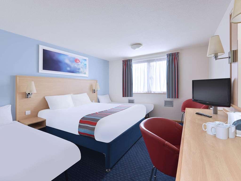 Travelodge Northampton Upton Way Quarto foto